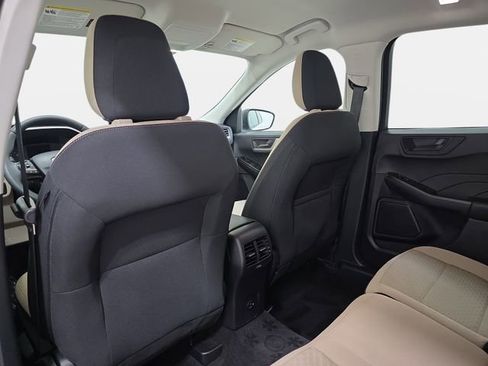 Used 2022 Ford Escape SE w/ Cold Weather Package image 12