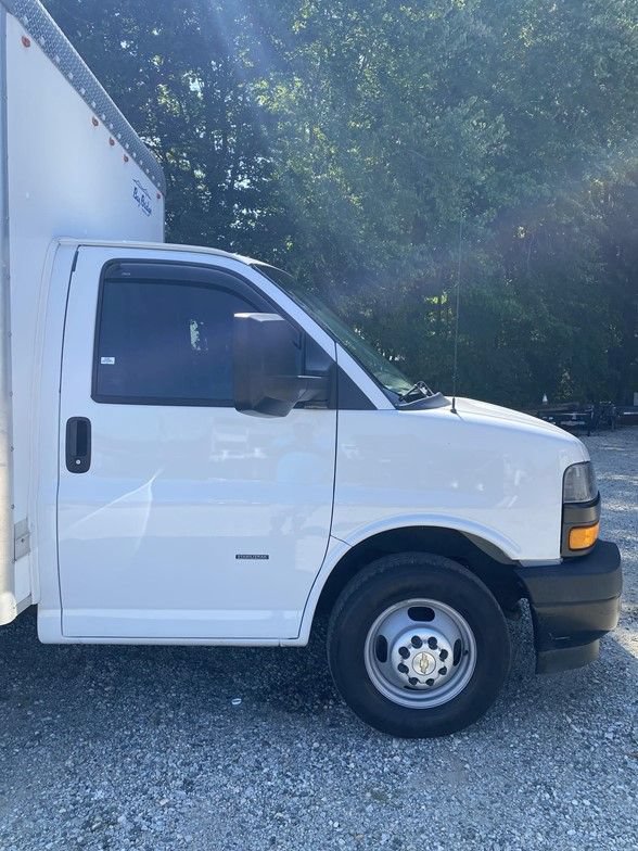 Used 2020 Chevrolet Express 3500 Extended w/ Driver Convenience Package RWD image 12