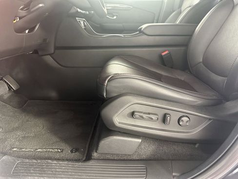 Used 2025 Honda Pilot Black Edition image 13