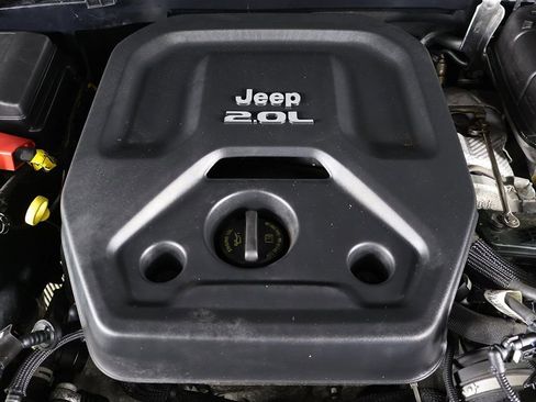 Used 2021 Jeep Wrangler Unlimited Sahara w/ Cold Weather Group AWD/4WD image 15