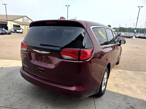 Used 2017 Chrysler Pacifica LX w/ Tire & Wheel Group image 5