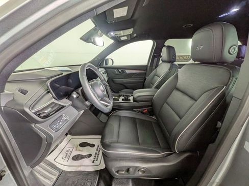 Certified 2025 Buick Enclave Sport Touring image 19