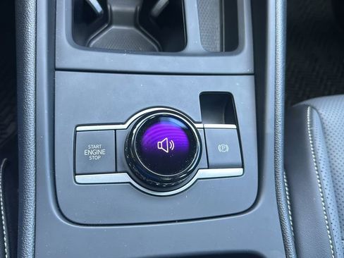 Used 2025 Volkswagen Tiguan SE R-Line image 23