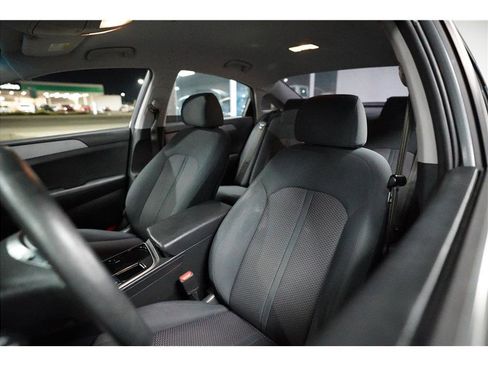 Used 2018 Hyundai Sonata SE w/ Cargo Package image 11