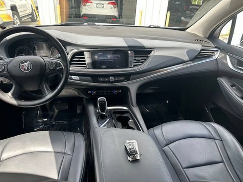 Used 2021 Buick Enclave Essence AWD/4WD image 17