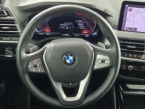 Certified 2025 BMW X4 xDrive30i w/ Premium Package image 21