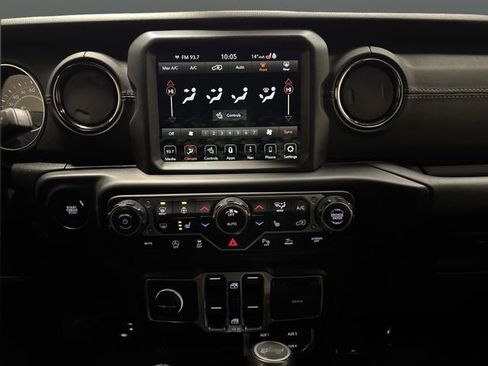 Used 2021 Jeep Wrangler Unlimited Sahara image 8