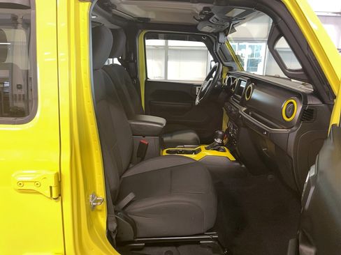 Used 2022 Jeep Wrangler Unlimited Sport image 25