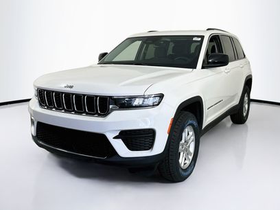 Used 2023 Jeep Grand Cherokee Laredo