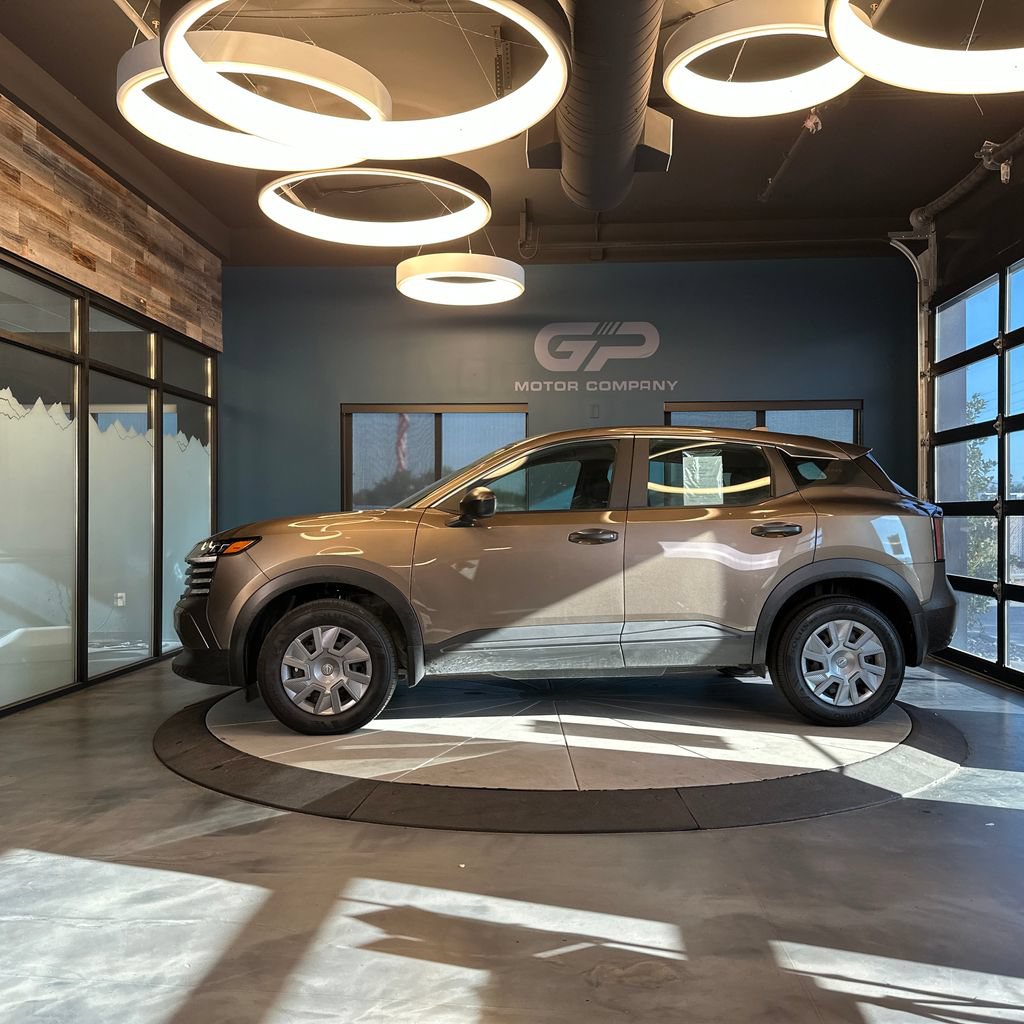 Used 2025 Nissan Kicks S FWD image 6