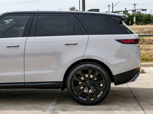 New 2026 Land Rover Range Rover Sport SE AWD/4WD image 15