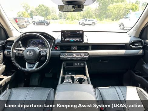 Used 2024 Honda Pilot Elite image 11