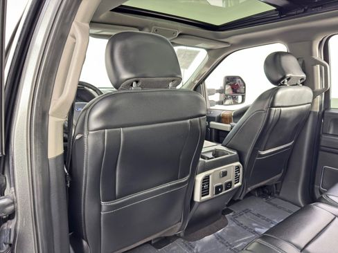 Used 2019 Ford F150 Lariat image 34