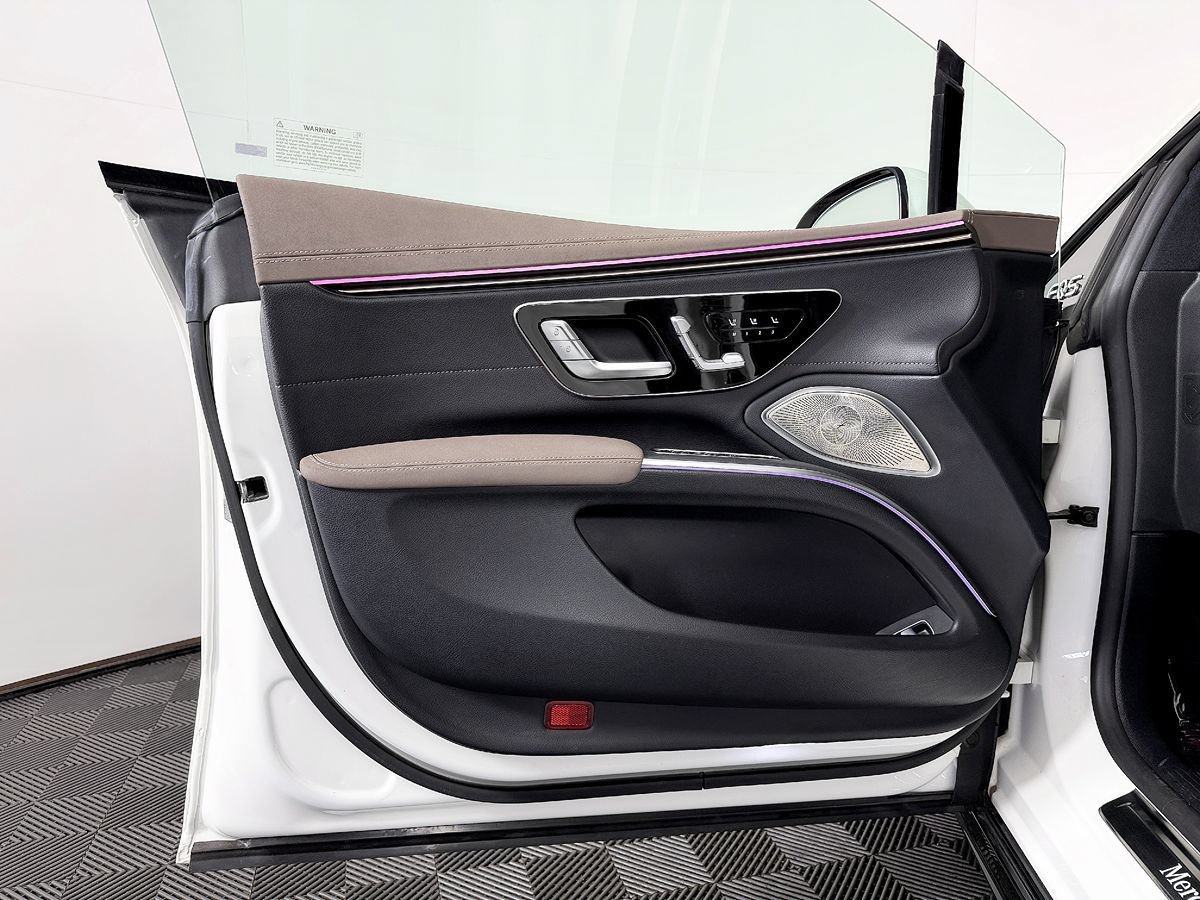 Used 2022 Mercedes-Benz EQS 580 4MATIC Sedan image 24