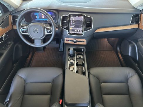 Used 2025 Volvo XC90 T8 Plus w/ Protection Package Premier AWD/4WD image 4