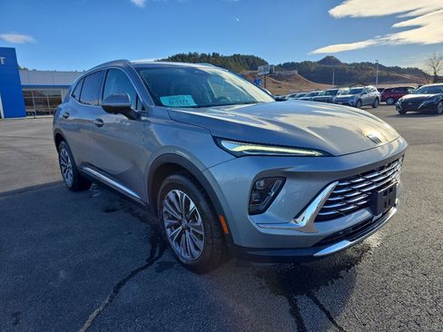 Certified 2025 Buick Envision Preferred image 4