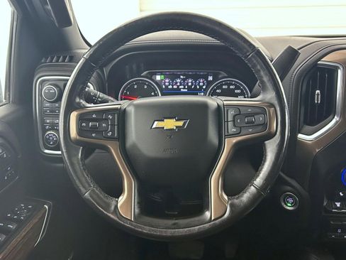 Used 2022 Chevrolet Silverado 2500 High Country w/ Technology Package image 11