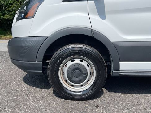 Used 2018 Ford Transit 250 130 Low Roof RWD image 11