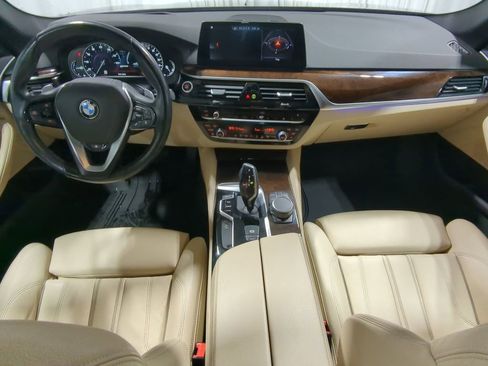 Used 2019 BMW 530e xDrive w/ Luxury Package image 20