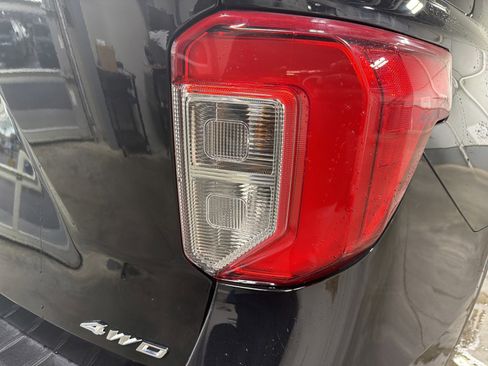 Used 2023 Ford Explorer Limited image 17