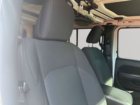 Used 2022 Jeep Wrangler Unlimited Sport image 15