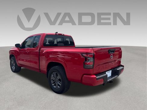 Used 2025 Nissan Frontier SV RWD image 18