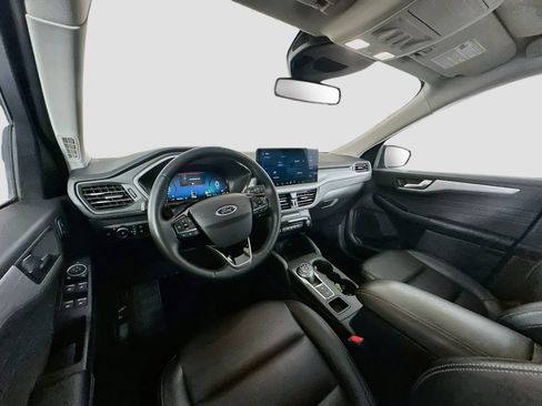 Used 2025 Ford Escape Platinum AWD/4WD image 18