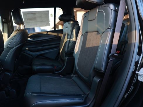 New 2025 Jeep Grand Cherokee L Altitude image 28