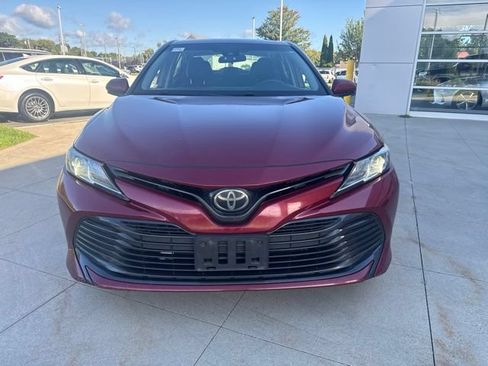 Used 2018 Toyota Camry LE FWD image 2