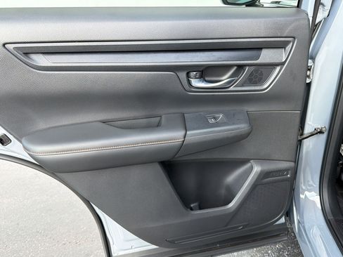 Certified 2025 Honda CR-V Sport-L image 31