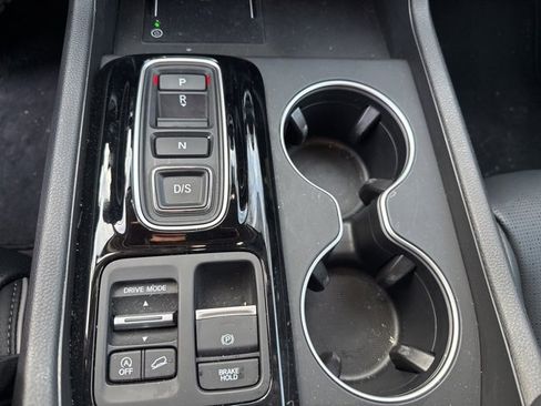 Certified 2025 Honda Pilot Elite image 32