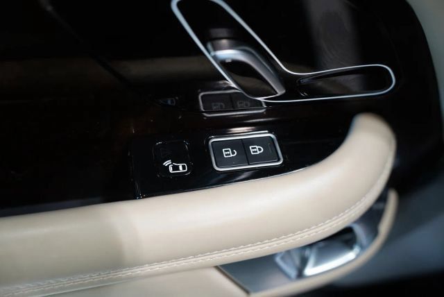 Used 2021 Land Rover Range Rover HSE AWD/4WD image 48