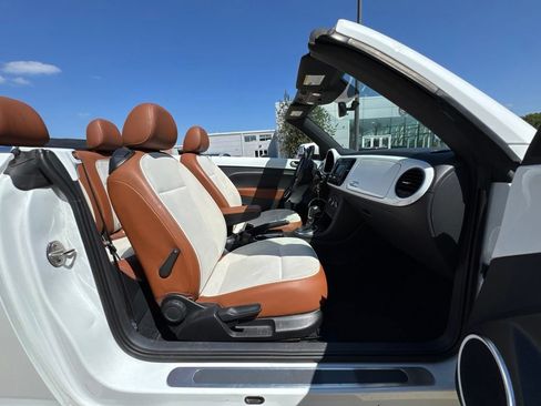 Used 2015 Volkswagen Beetle 1.8T FWD image 16