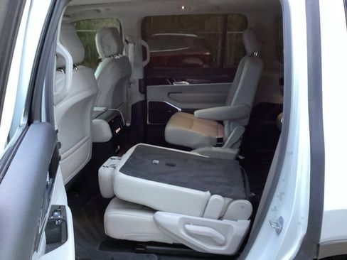 Used 2022 Jeep Wagoneer Series II w/ Premium Group I image 43