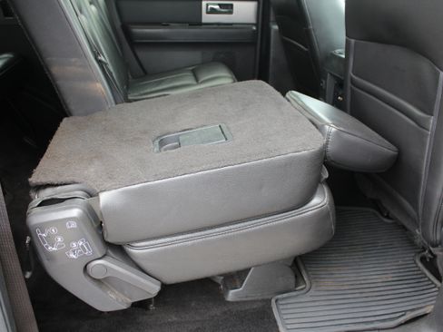 Used 2011 Ford Expedition EL Limited image 40