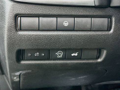 Used 2024 Nissan Rogue SV AWD/4WD image 17