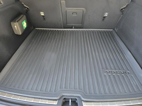 Used 2024 Volvo XC60 B5 Plus w/ Protection Package Premier image 41