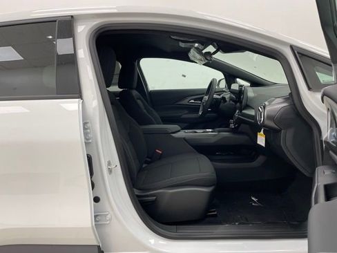 New 2026 Chevrolet Equinox EV LT image 13