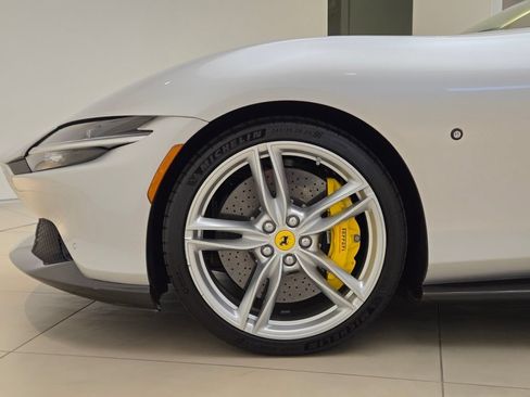 Used 2022 Ferrari Roma RWD image 13