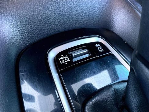 Used 2024 Toyota Corolla SE image 30