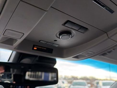 Used 2018 Chevrolet Suburban LT w/ Luxury Package image 26