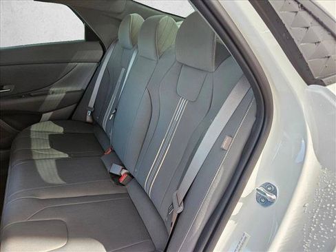 Used 2025 Hyundai Elantra SEL FWD image 12