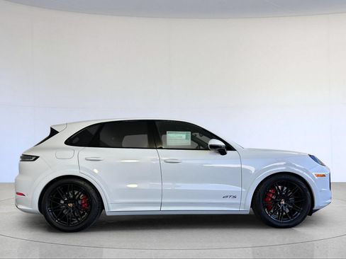 New 2026 Porsche Cayenne GTS AWD/4WD image 9