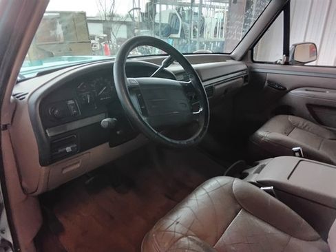 Used 1995 Ford Bronco XLT image 10