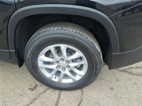 Used 2020 Chevrolet Traverse LT image 8