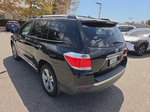 Used 2011 Toyota Highlander Limited w/ Tow Pkg AWD/4WD image 3
