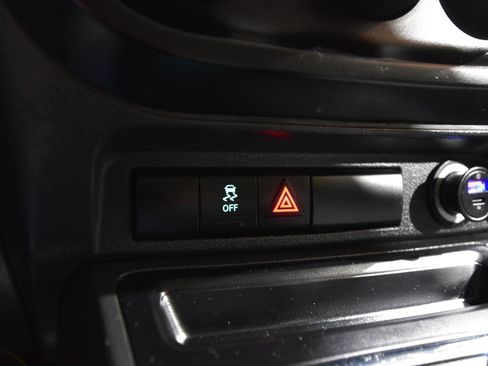 Used 2015 Jeep Patriot Sport FWD image 16