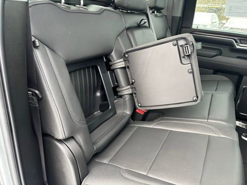 Used 2024 GMC Sierra 2500 SLT w/ SLT Premium Package image 30