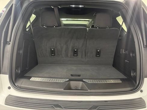 Used 2024 GMC Yukon AT4 w/ Technology Package AWD/4WD image 32