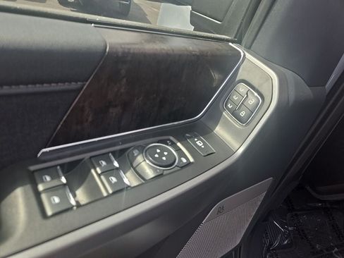 Used 2025 Ford F350 Lariat w/ Tremor Off-Road Package AWD/4WD image 10